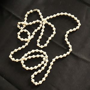 Vintage faux pearl necklace 28 in Long